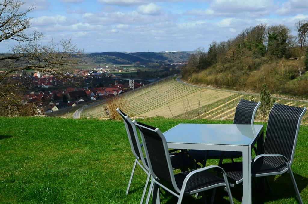 Kirschberghof Gaestehaus Und Weinverkauf Sommerhausen Exterior foto